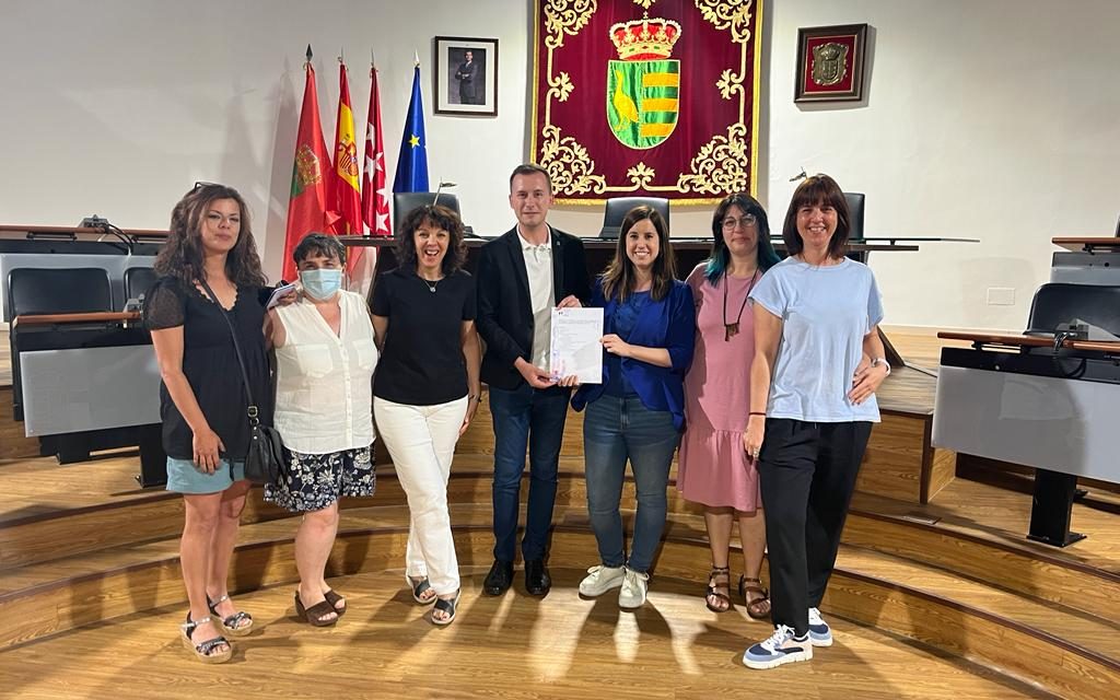 El Ayuntamiento de Parla y las secciones sindicales firman un protocolo para prevenir en la plantilla el acoso sexual y por razón de sexo